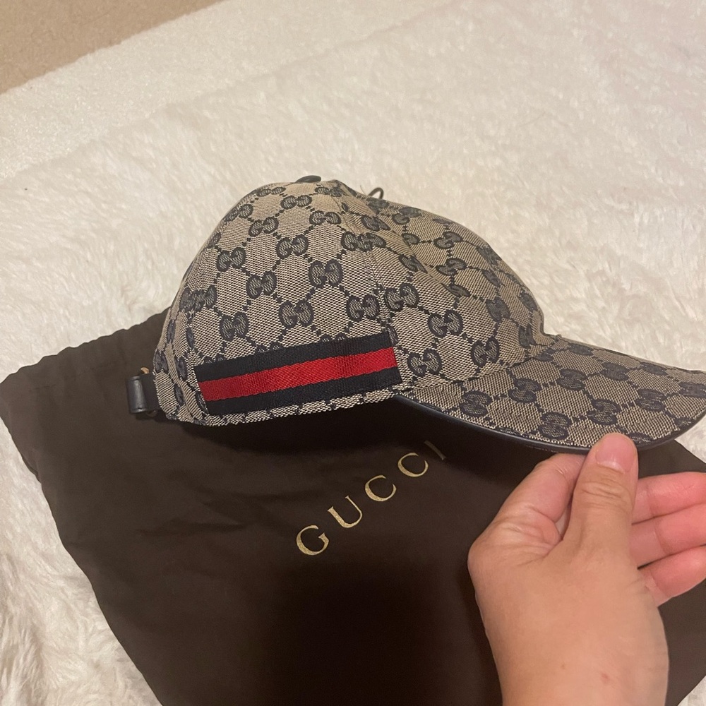 Authentic Gucci baseball cap.